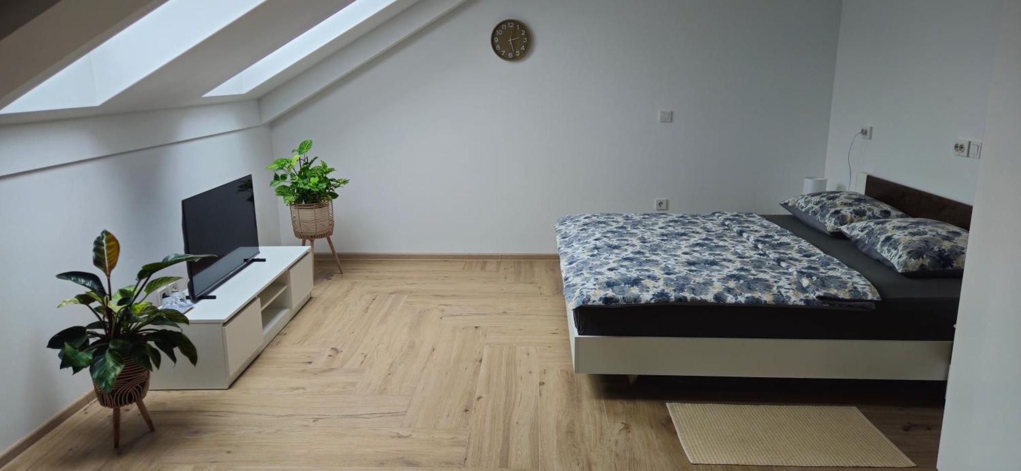 Sobe Mrak Bed & Breakfast Бйеловар Екстериор снимка